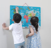 Medinė lenta su pasaulio žemėlapiu ir priedais anglų kalba